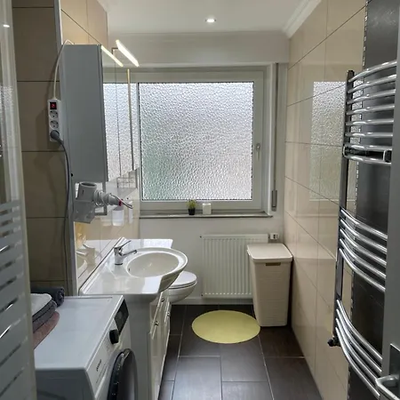 Schoene In Ruhiger Lage Daire