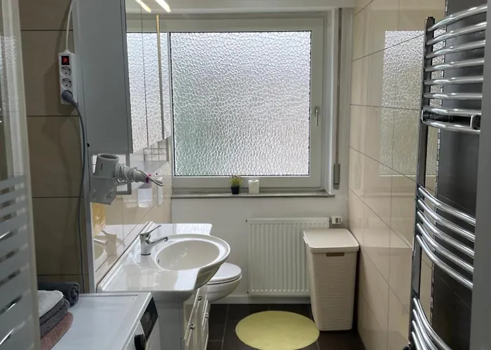 Schoene In Ruhiger Lage アパート